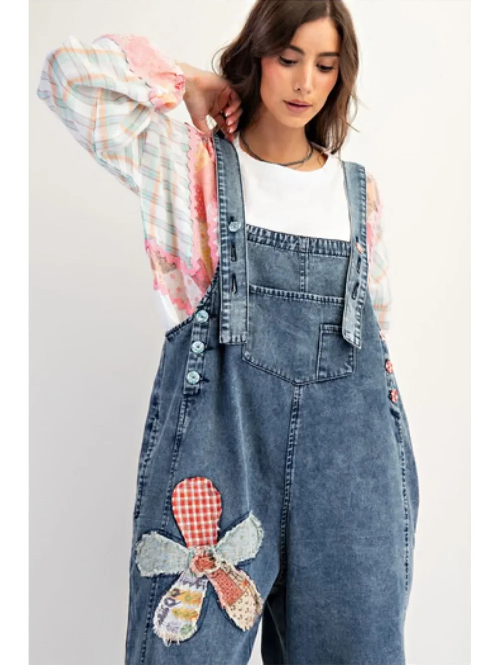 New:Easel Mixed Patchwork Flower Appliqué Boho Wide Leg Denim Jumper Overalls• M - Picture 4 of 7